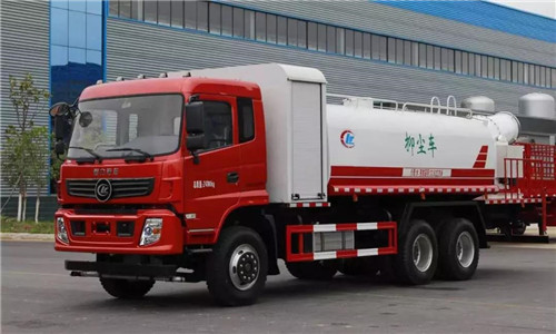 程力智造的程力威牌底盤及整車，其中的一體化抑塵車和園林綠化噴灑高壓消防多功能水車特別受到市場青睞。