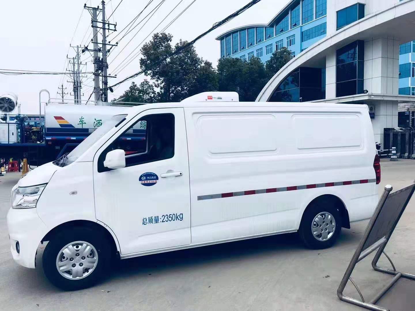 現(xiàn)市場(chǎng)唯一一款國(guó)六面包冷藏車，長(zhǎng)安睿行國(guó)六冷藏車圖片展示