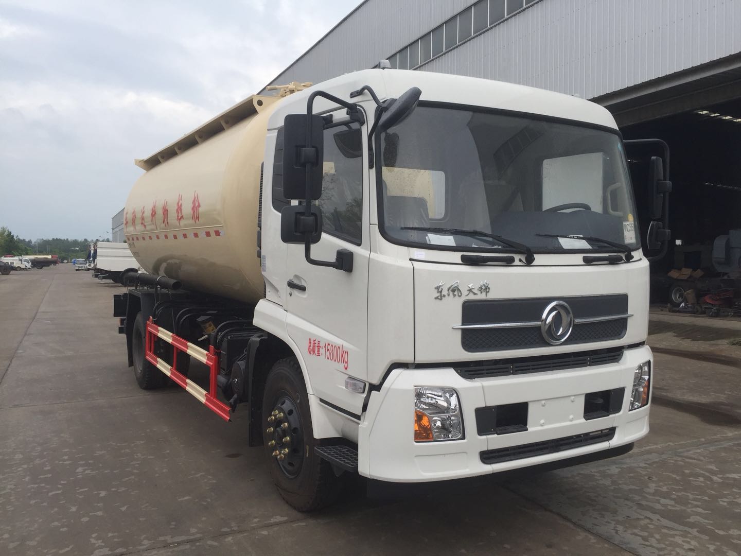 粉料物料運(yùn)輸車（粉罐車）司機(jī)看過來 你真的會保養(yǎng)操作嗎？