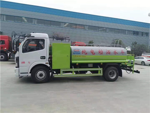 4.5噸純電動(dòng)灑水車(chē)發(fā)往廣東，?？蛻羯馀d隆，用車(chē)愉快！