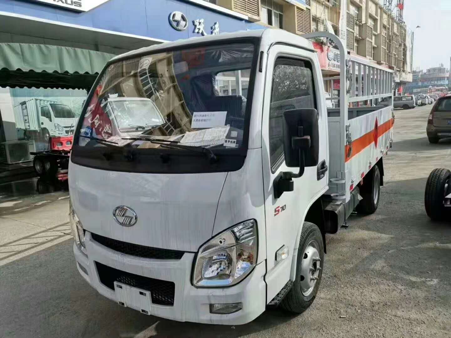 特大好消息 上汽躍進(jìn)國六氣瓶運(yùn)輸車北京環(huán)保已下發(fā)，可在北京上牌，暢行無阻！