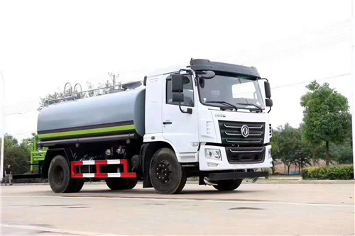 國(guó)六東風(fēng)華神F5 灑水車， 國(guó)六玉柴165現(xiàn)車一臺(tái)
