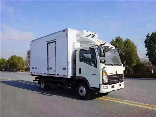 重汽豪沃國(guó)六“小金?！崩洳剀?，現(xiàn)車一臺(tái)，隨提隨走