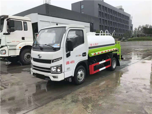 最濟(jì)經(jīng)??實惠能爬坡的國六小卡灑水車