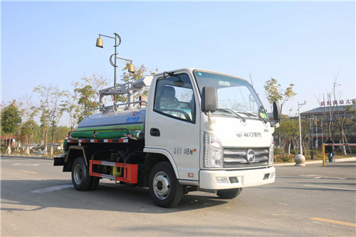 凱馬國(guó)六2方藍(lán)牌吸糞車，不超重， 環(huán)保， 免征齊全