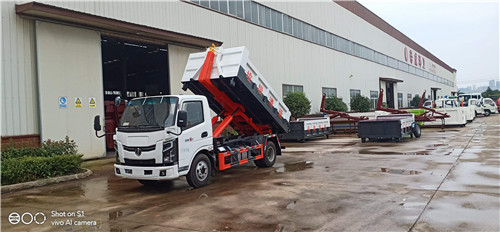 奧施國六藍牌勾臂垃圾車，不超重，云內(nèi)150馬力發(fā)動機
