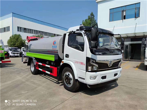 國(guó)六東風(fēng)福瑞卡9方霧炮車(chē)，9噸國(guó)六灑水車(chē)