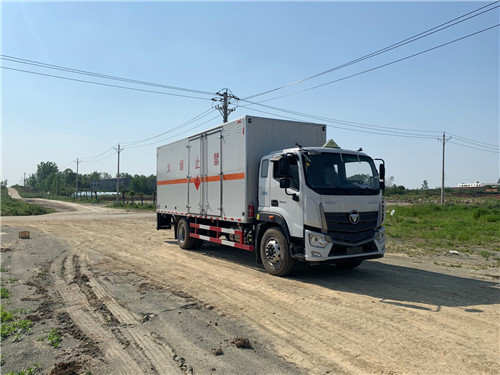 國六歐馬可S5危險(xiǎn)品廂式車可做易燃?xì)怏w、易燃液體、腐蝕性物品、毒性和感染性物品、雜項(xiàng)危險(xiǎn)物品