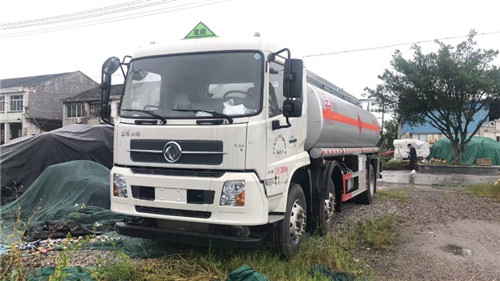 20年9月溫州牌照15噸油車，車況精品，基本沒(méi)怎么跑