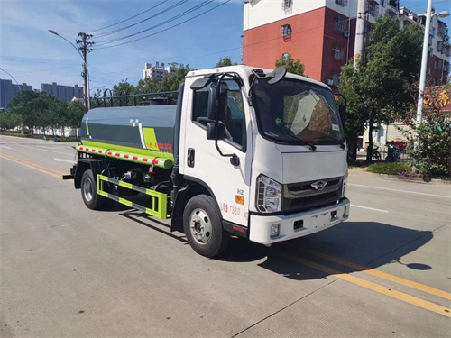 福田時代領(lǐng)航H2 5方灑水車廠家直銷，價格優(yōu)惠