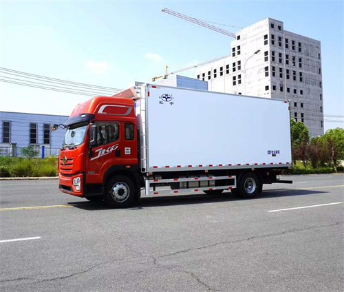 解放JK6（錫柴）高頂雙臥冷藏車(chē)9.6米