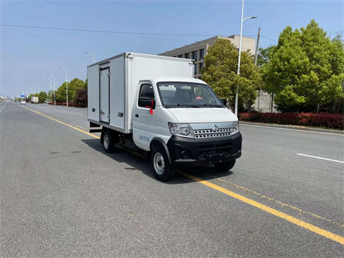 國(guó)六長(zhǎng)安神騏T20后單輪冷藏車(chē)推薦