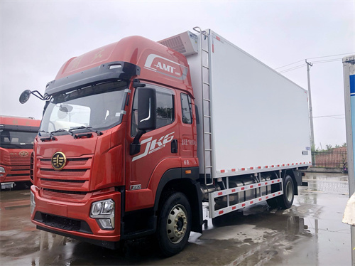 解放J6K 6.8米冷藏車，解放品質(zhì)，引領(lǐng)全球！