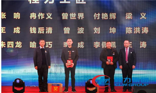 這一年年，公司黨委、工會圍繞經(jīng)濟建設中心，加強黨員思想政治教育，組織開展困難職工慰問、幫扶、員工教育、崗位培訓、勞動競賽等活動。在七一前夕，組織黨員干部赴湖南韶山重溫入黨誓詞、接受紅色教育，參與慶“七一”暨新曾都區(qū)成立10周年歌詠晚會，開展黨員學習活動日等活動。