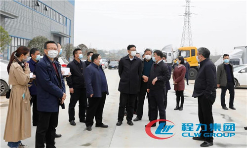 程力汽車集團(tuán)總經(jīng)理程阿羅對曹廣晶副省長在百忙之中來程力汽車集團(tuán)調(diào)研表達(dá)衷心感謝，向領(lǐng)導(dǎo)們立下了軍令狀，程力一定會抓好目前產(chǎn)能恢復(fù)和國家相關(guān)優(yōu)惠政策的大好機(jī)遇，在保質(zhì)保量完成既定生產(chǎn)目標(biāo)任務(wù)的同時(shí)，緊跟時(shí)代步伐加大先進(jìn)技術(shù)和新產(chǎn)品的研發(fā)投入，牢牢把握市場的發(fā)展動向。始終把品牌發(fā)展、品牌效應(yīng)作為首要工作任務(wù)，將程力這一優(yōu)秀的品牌打造成為湖北省優(yōu)秀民營企業(yè)的一張“金字招牌”。