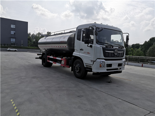 國六東風(fēng)天錦13噸鮮奶運輸車圖片