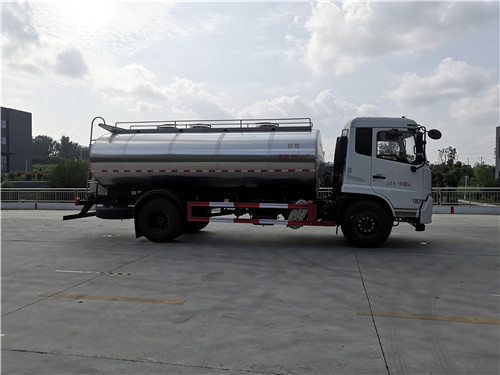 國六東風(fēng)天錦13噸鮮奶運輸車圖片