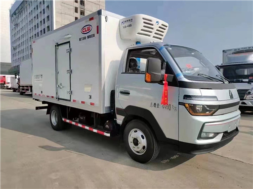 國(guó)六豪沃新款智相跨界冷藏車，3.8米藍(lán)牌國(guó)六冷藏車