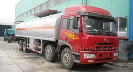 解放前四后八化工液體運(yùn)輸車