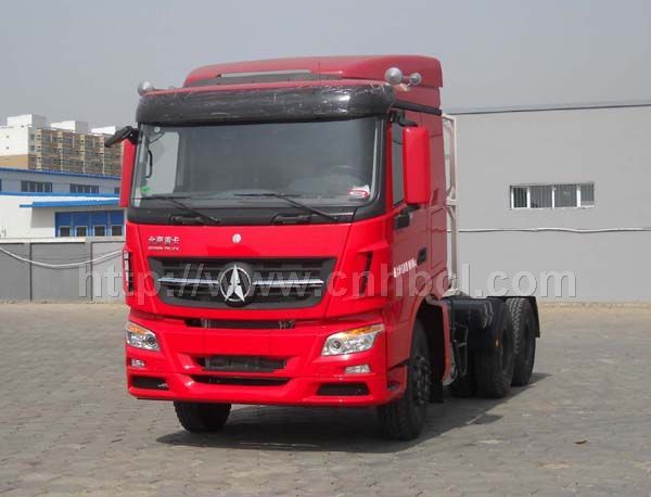 6*4北奔新款后雙橋危險(xiǎn)品油車(chē)牽引頭