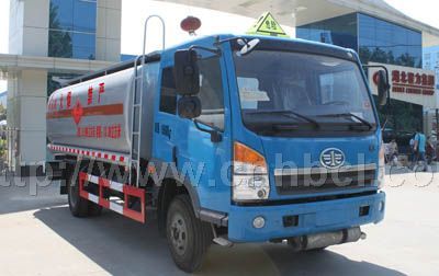 國四解放化工液體運輸車